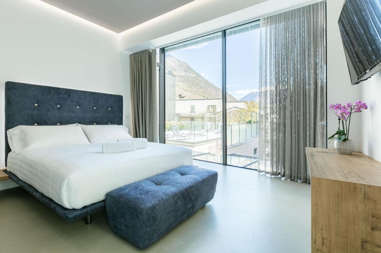 Domus Cavour Rooms&Suites Tirano Exterior foto