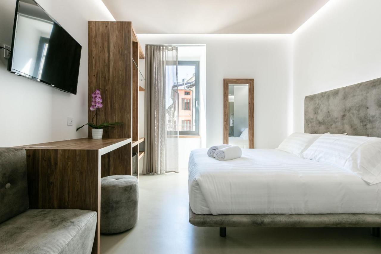 Domus Cavour Rooms&Suites Tirano Exterior foto