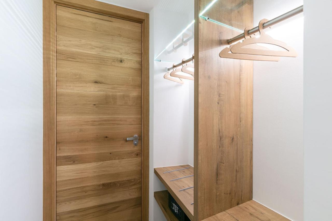 Domus Cavour Rooms&Suites Tirano Exterior foto