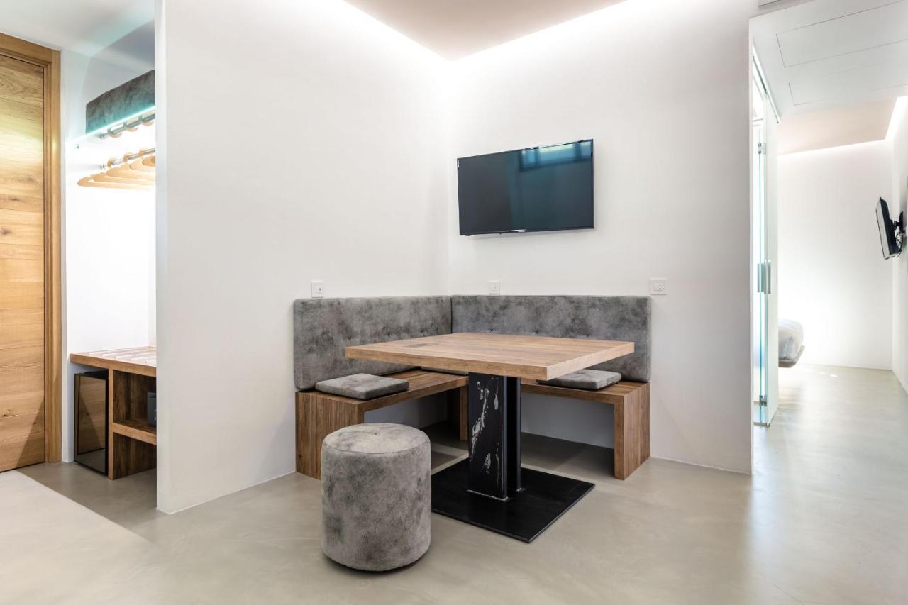 Domus Cavour Rooms&Suites Tirano Exterior foto