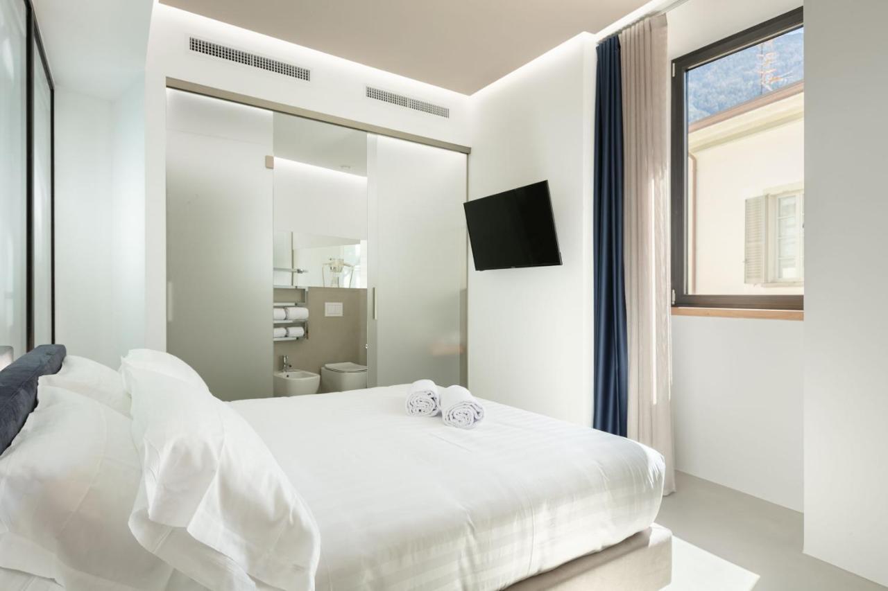 Domus Cavour Rooms&Suites Tirano Habitación foto