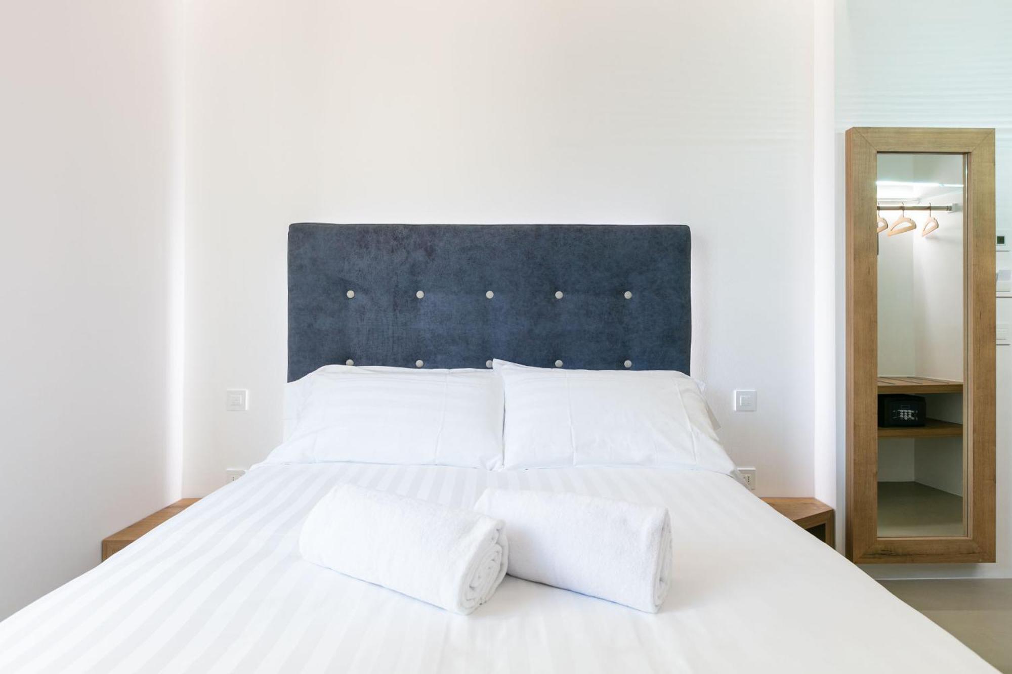 Domus Cavour Rooms&Suites Tirano Habitación foto