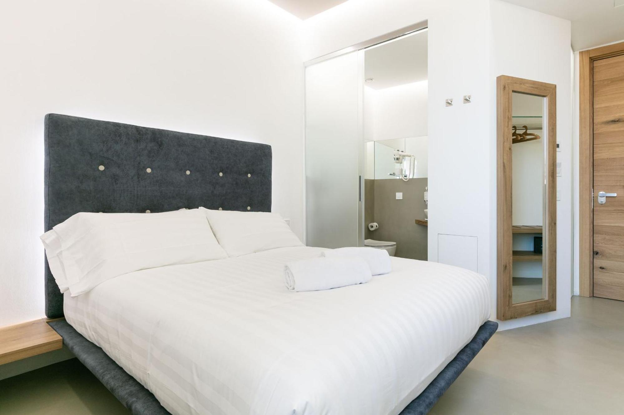 Domus Cavour Rooms&Suites Tirano Habitación foto